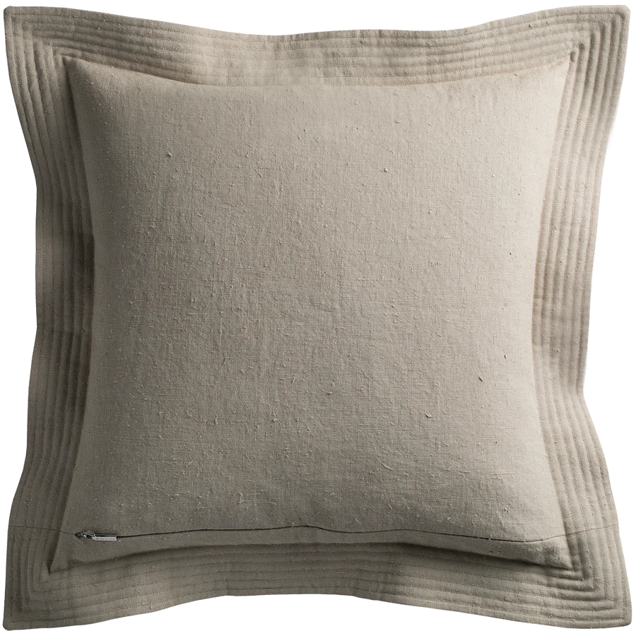 De Le Cuona Vintage Cushion with Quilted Detail